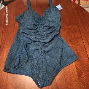 Kohl's Ladies 24 W Teal Blue Textured One-Piece  Belly Slimming Swimsuit